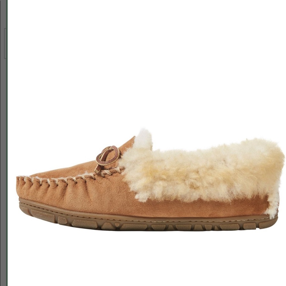 LL Bean Wicked Good Moccasins- size 6 (NEW)